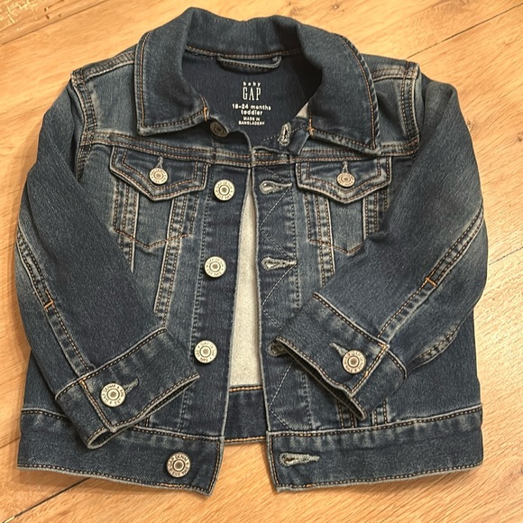 NWOT gap Jean jacket - Picture 1 of 2